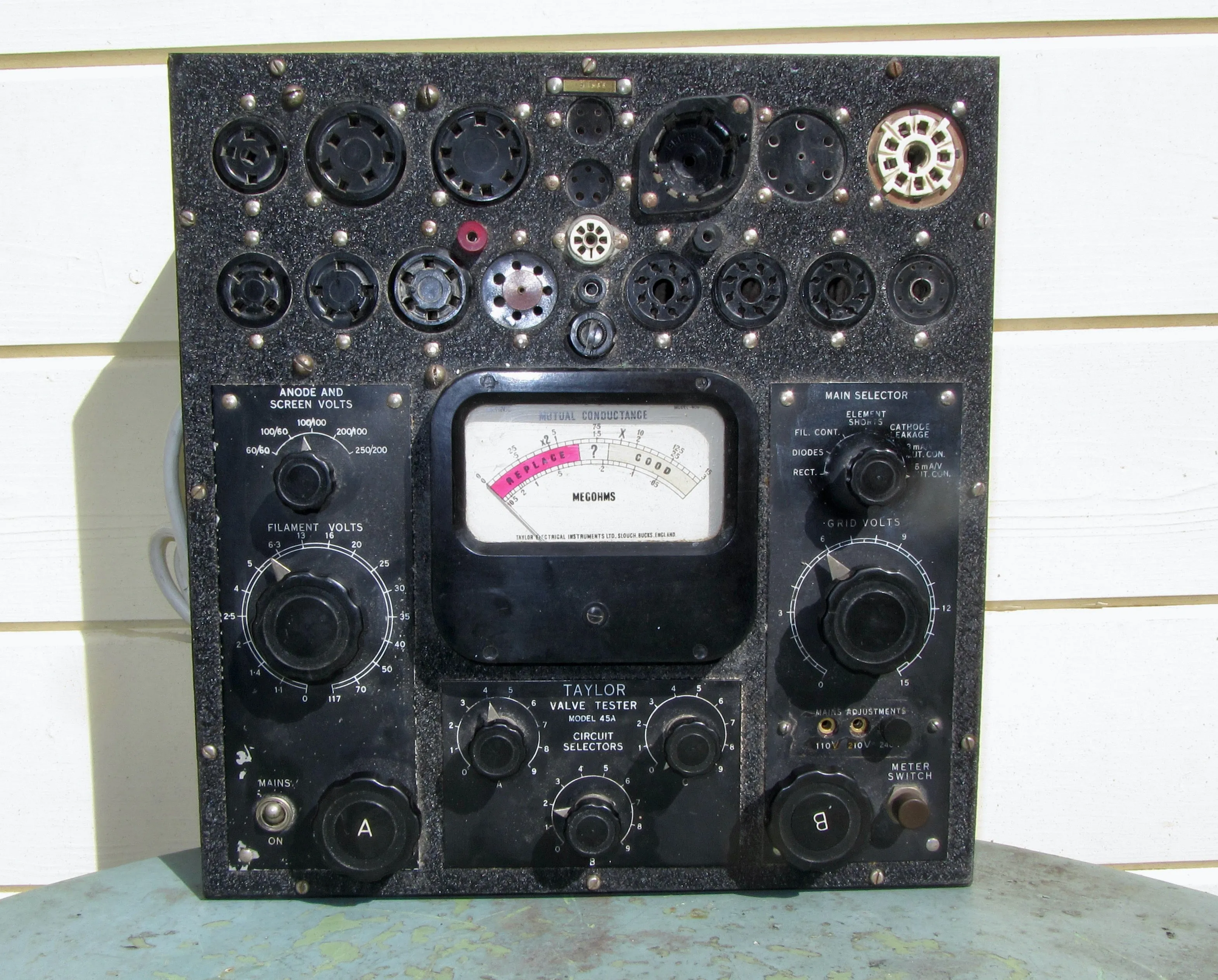1950s Taylor Model 45A Series 2 Valve Tester With Instruction Manual