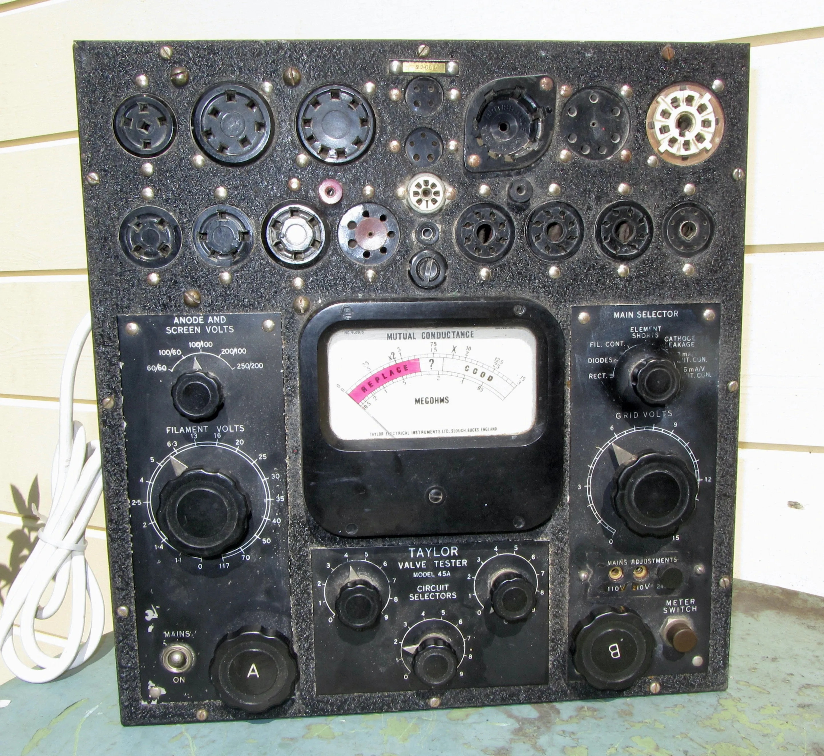1950s Taylor Model 45A Series 2 Valve Tester With Instruction Manual