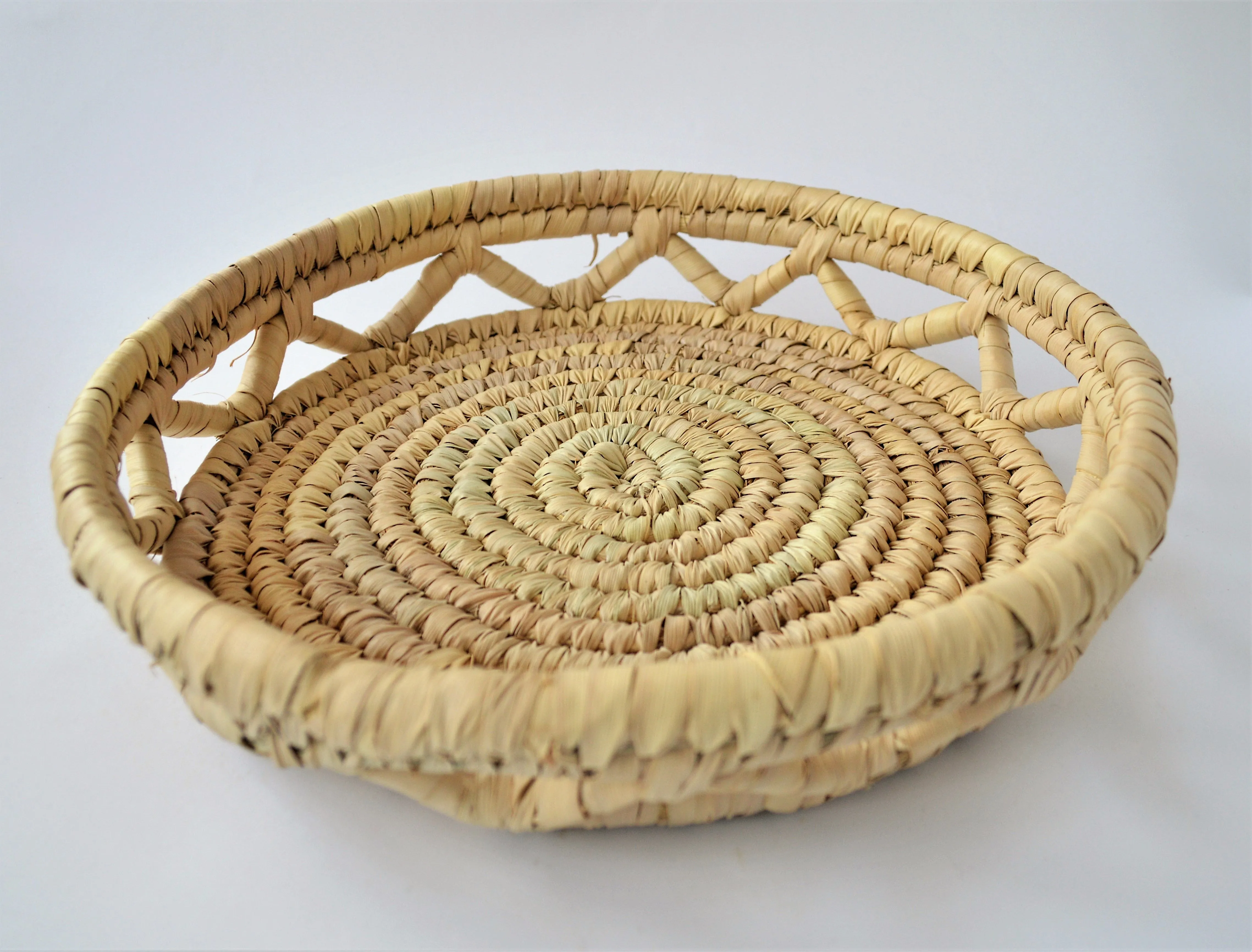Round decor palm leaves tray