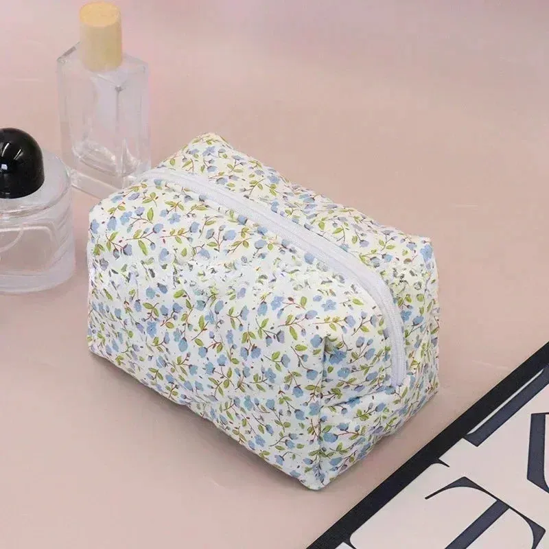 Storage Organizer Floral Puffy Quilted Makeups Bags Flower Printed Cosmetic Pouch Large Travel Cosmetics Bag Makeup Accessory