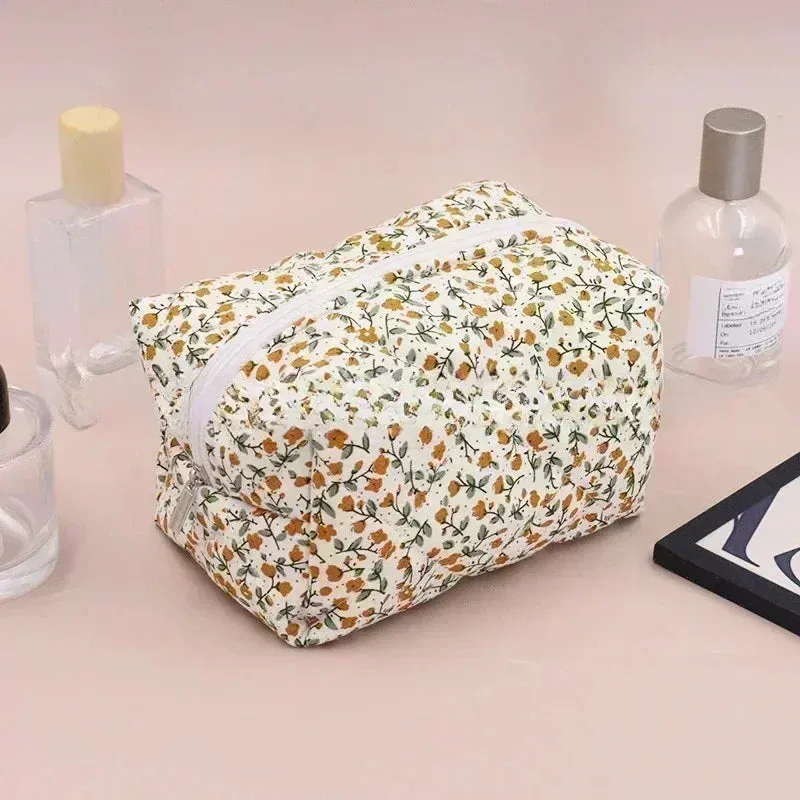 Storage Organizer Floral Puffy Quilted Makeups Bags Flower Printed Cosmetic Pouch Large Travel Cosmetics Bag Makeup Accessory
